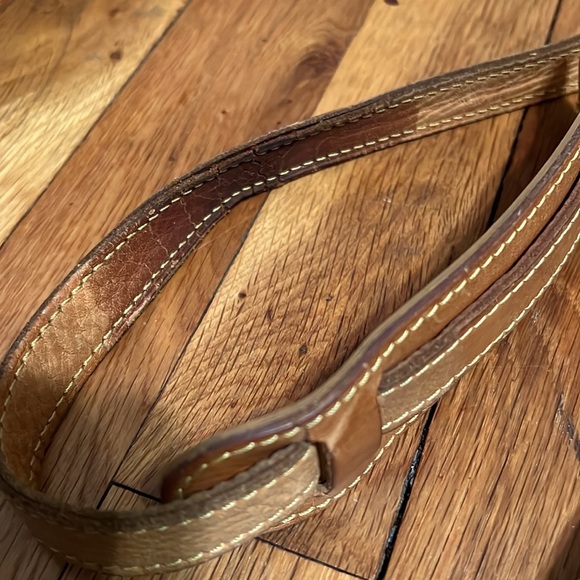 AUTHENTICATED Louis Vuitton Crossbody Bag Purse - Picture 11 of 16